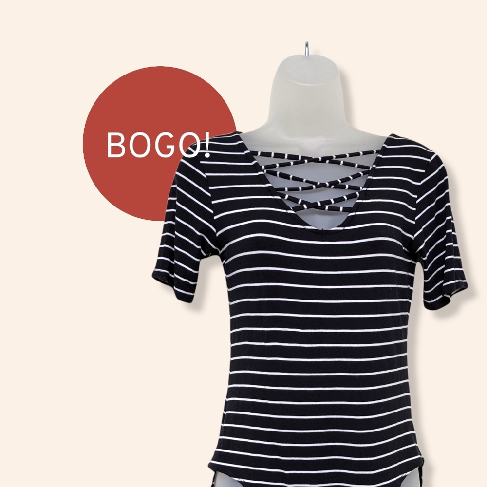 DECREE Body Suit Stripe Black White Criss Cross Plunge Front Short Sleeve Medium